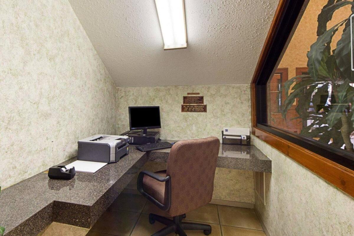 Shary Inn And Suites Mission Extérieur photo