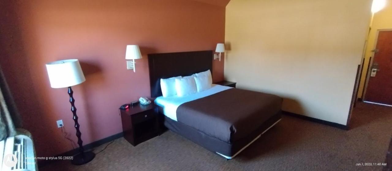 Shary Inn And Suites Mission Extérieur photo
