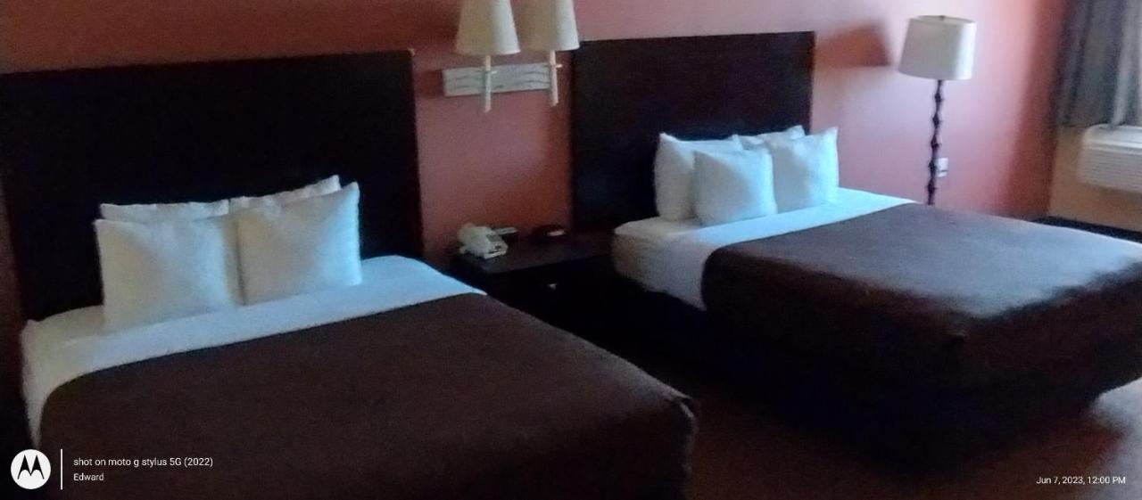Shary Inn And Suites Mission Extérieur photo